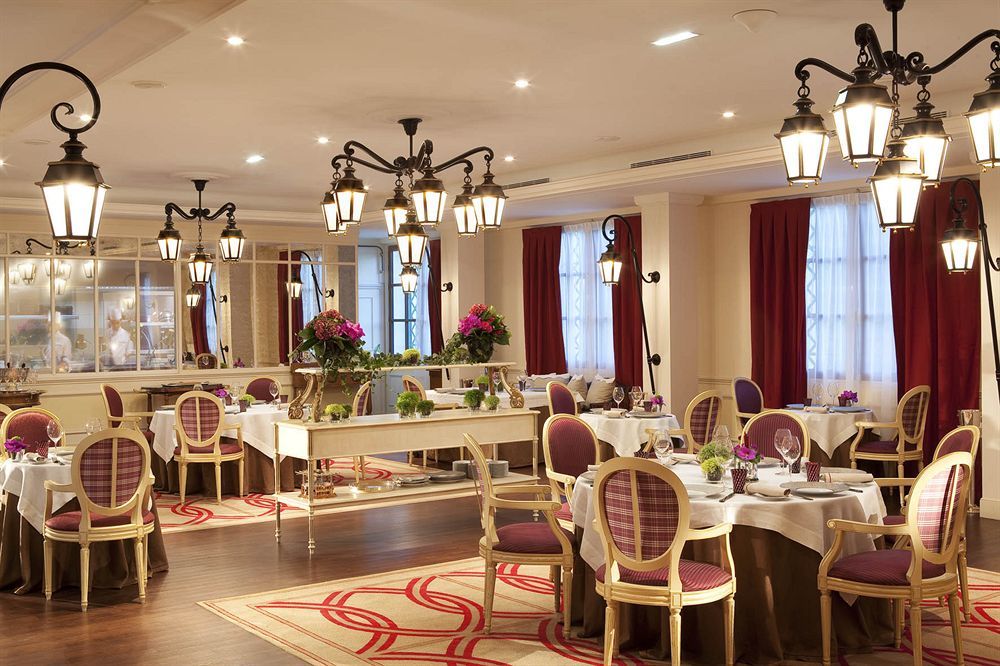 Auberge Du Jeu De Paume Chantilly Exteriör bild