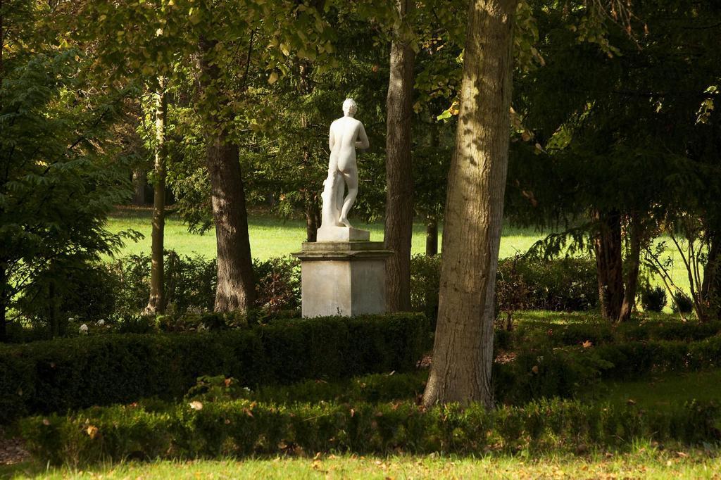Auberge Du Jeu De Paume Chantilly Exteriör bild