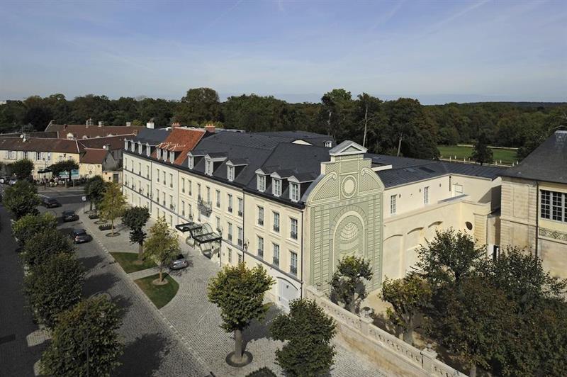 Auberge Du Jeu De Paume Chantilly Exteriör bild